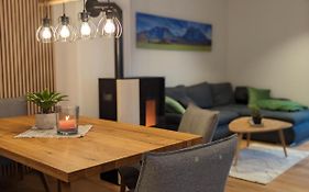 Apartschoen